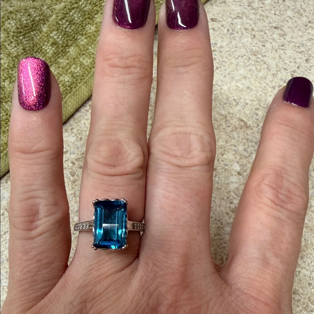 Elegant Blue Gemstone Silver Ring size 7